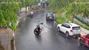 Hai sinh viên Ấn Độ chạy xe máy tông vào tường nhà dân ở Cần Thơ, 1 người chết
