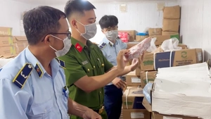 Thu giữ chờ xử lý gần 4 tấn thịt bẩn heo, gà, trâu nhập lậu