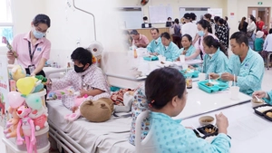 Góc nhìn trưa nay: ‘Bữa ăn vui vẻ’, ‘chiếc xe thần kỳ’ mang niềm vui cho bệnh nhân nghèo