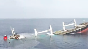 Houthi tung video phóng tên lửa đánh chìm tàu hàng trên Biển Đỏ