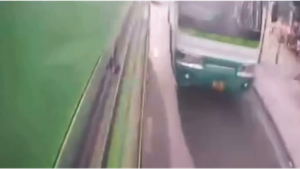 TP.HCM tạm đình chỉ một tài xế xe buýt sau vụ ép nhau gây tai nạn