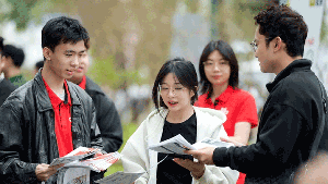 Trực tiếp: Ngày hội tư vấn nguyện vọng xét tuyển 2025, chuyên gia tư vấn sẵn sàng 'gỡ rối'