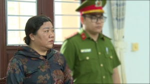 Bắt tạm giam người phụ nữ lừa đảo hơn 1 tỉ đồng để đánh bạc trực tuyến