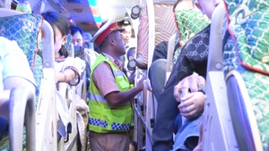 Vi phạm giao thông, tài xế và chủ xe khách bị xử phạt hơn 234 triệu đồng