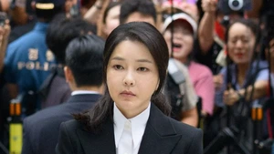 Cựu đệ nhất phu nhân Hàn Quốc Kim Keon Hee bị tạm giam với cáo buộc nhận hối lộ