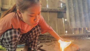 Tiếp sức đến trường: Hồ Thị Deng - Thắp lửa hy vọng giữa nghịch cảnh mồ côi