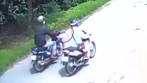 Trích xuất camera, truy bắt thanh niên nhiều lần cướp giật vé số của người bán dạo