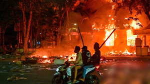 Indonesia cắt bớt đặc quyền các nghị sĩ sau biểu tình
