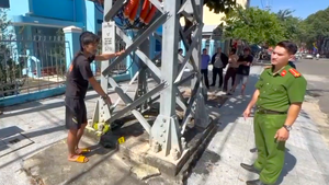 Bắt nghi phạm phóng hỏa nhiều trụ điện ở Quảng Ngãi
