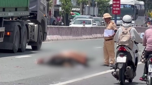Hiện trường vụ tai nạn thương tâm, nam sinh lớp 11 đi học về bị xe bồn cán tử vong