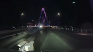 Đi xe đạp ngược chiều, người đàn ông bị ô tô tông chết trên cầu Nhật Tân