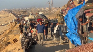 Hàng trăm ngàn người tiếp tục tháo chạy về phía nam Gaza