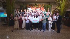 Câu lạc bộ Nghĩa tình Quảng Trị trao hơn 2 tỉ đồng cho chương trình Tiếp sức đến trường 2025