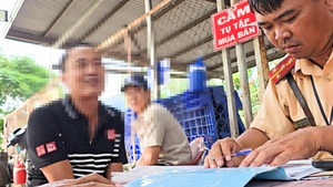Xe ben chở quá tải, chạy vào đường cấm: Tài xế và chủ xe bị phạt hơn 120 triệu