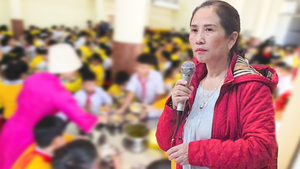 Tạm đình chỉ hiệu trưởng bị tố để thực phẩm bẩn vào bếp ăn bán trú