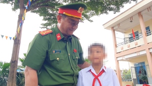 UBND tỉnh Đắk Lắk tặng bằng khen cho nam sinh dũng cảm cứu người trong vụ thảm án