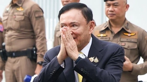 Ông Thaksin lãnh án một năm tù, bị bắt giữ ngay sau phán quyết