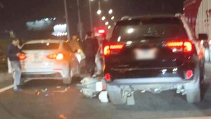 Người đàn ông 'có cồn' lái xe máy ngược chiều trên cao tốc, gây tai nạn với hai ô tô