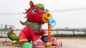 Cận cảnh linh vật ngựa 'Vui vẻ' cao 4m, nặng 6 tấn vừa hoàn thành ở Bắc Ninh