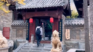 Ngôi làng đang gây sốt ở Trung Quốc, từ cụ già đến em bé đều tham gia đóng phim