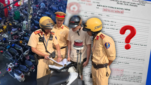 Đậu xe trên vỉa hè: Chủ quán và khách, ai bị phạt tiền?