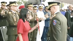 Video quân đội tuyên thệ trung thành với Tổng thống lâm thời Venezuela