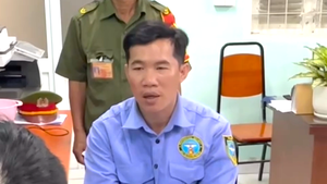 Bắt khẩn cấp người đàn ông dùng ly thủy tinh đánh cô gái 17 tuổi ở quán cà phê