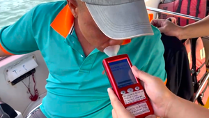 Xử phạt thuyền trưởng có nồng độ cồn vẫn chở khách du lịch trên vịnh Nha Trang