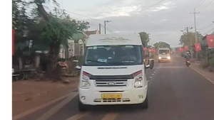 Triệu tập cha con tài xế 2 xe khách liên tục tạt đầu, chặn xe khác trên quốc lộ