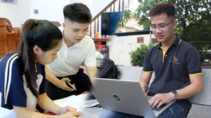 Nhận học bổng năm nào, hôm nay trở lại tiếp sức tân sinh viên