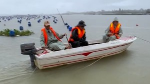 Video tìm thấy thi thể người đàn ông bị sét đánh rơi xuống sông ở Đà Nẵng