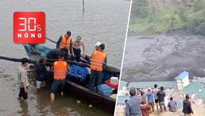 Bản tin 30s Nóng: Người đàn ông bị sét đánh rơi xuống sông; Trận lũ quét mới cuốn trôi nhà ở Nepal