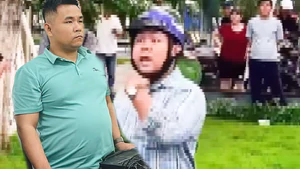 Khởi tố người đàn ông chạy xe máy ngược chiều bóp cổ, đánh người sau va chạm