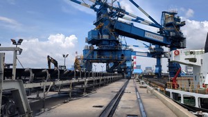 Cả triệu tấn tro xỉ từ nhà máy nhiệt điện đã bán hết, khách hàng mua về làm gì?