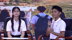 Những lời hứa với người thân tại lễ trao học bổng Tiếp sức đến trường ở Cần Thơ