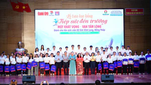 ‘Tiếp sức đến trường’ cho 86 tân sinh viên khó khăn tại 2 tỉnh Vĩnh Long và Đồng Tháp