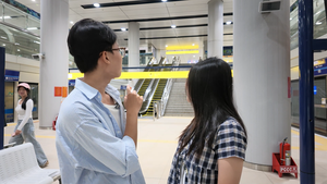 Hành khách đi metro nói khó chọn đúng cửa ra tại ga Bến Thành