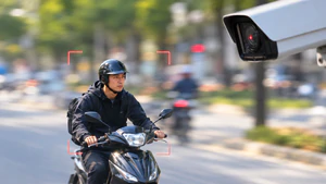 Những lỗi chạy xe dễ bị camera AI ghi hình phạt nguội nhất
