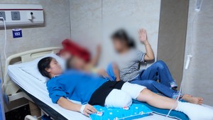 Cô giáo phải cưa chân vì cứu học trò đoàn tụ cùng hai con