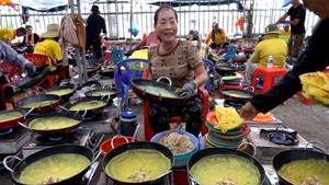 Bánh xèo chay, bánh bao chay đãi miễn phí hàng ngàn người về lễ hội Nguyễn Trung Trực