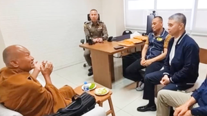 Cựu nhà sư Thái Lan bị tuyên 742 năm tù vì tham ô và rửa tiền khoảng 296,9 triệu USD