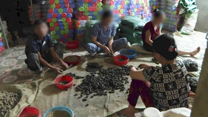 Bên trong hai cơ sở sản xuất, buôn bán thuốc đông y cổ truyền giả vừa bị công an Hà Tĩnh triệt phá