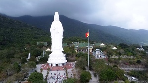 Danh thắng Ngũ Hành Sơn, chùa Linh Ứng Đà Nẵng hút khách dịp Tết