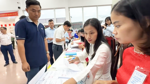 Cử tri phường Tam Thắng, Phước Thắng và xã Long Sơn của TP.HCM đi bầu cử sớm