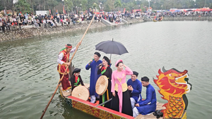 Hội Lim Bắc Ninh nhận bằng di sản quốc gia, bé gái 3 tuổi rưỡi 'gây sốt' hội Lim