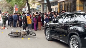 Khởi tố tài xế Lexus mở cửa xe gây tai nạn khiến cháu bé 5 tuổi tử vong