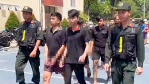 Bắt giữ và mời làm việc 30 người liên quan đường dây vận chuyển trái phép ma túy từ Campuchia