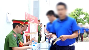 Video người bị tạm giam, tạm giữ và học viên cai nghiện ma túy bỏ phiếu bầu cử