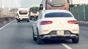 Xử lý nhiều xe không bật xi nhan khi chuyển làn trên cao tốc TP.HCM - Long Thành