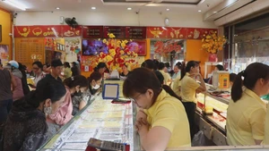 Góc nhìn trưa nay: Thị trường vàng biến động mạnh, chuyên gia khuyến nghị các lưu ý khi đầu tư